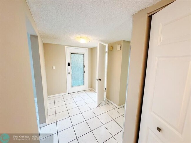 Building Photo - 1820 SW 81st Ave