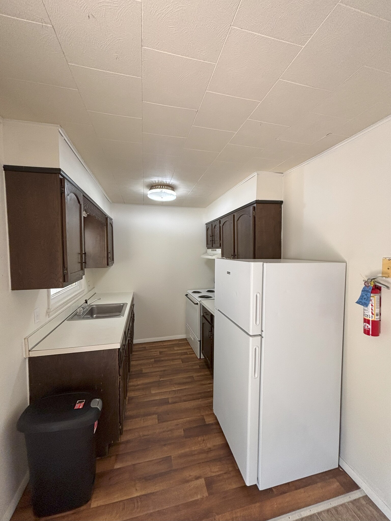 Kitchen - 2171 Mountain View Ave