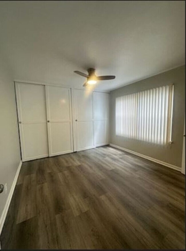 Building Photo - 102