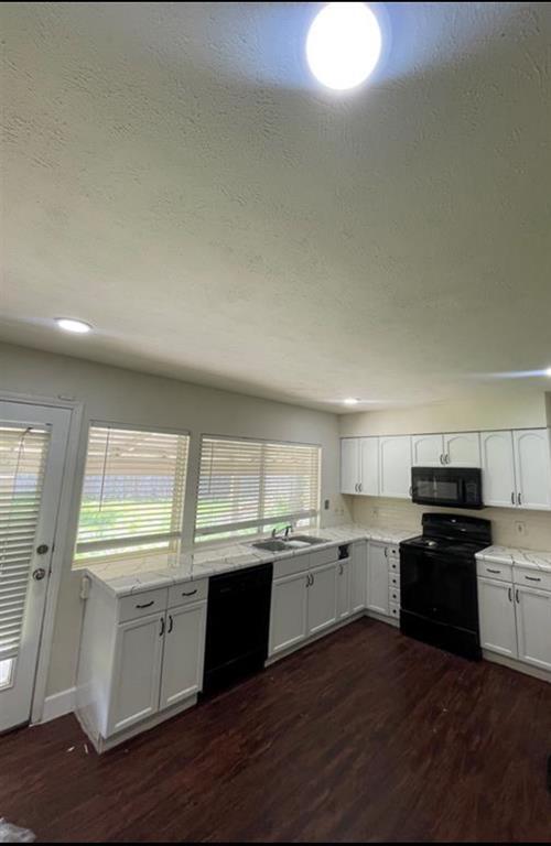 Building Photo - 15427 Sierra Valle Dr