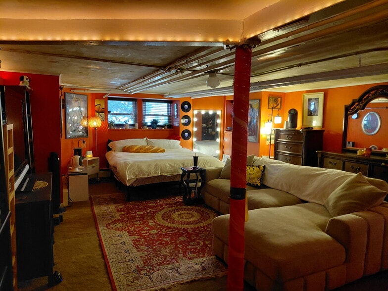 Building Photo - 6641 N Campbell Ave