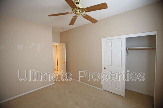 Building Photo - 15028 W Dahlia Dr