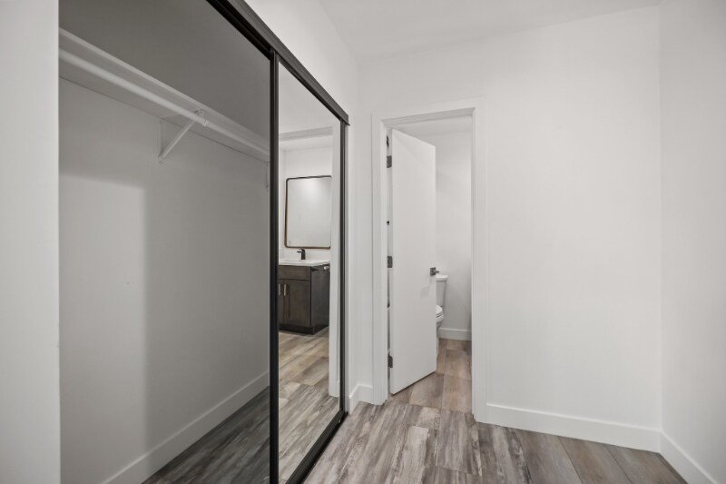 Building Photo - 451 N Coronado St