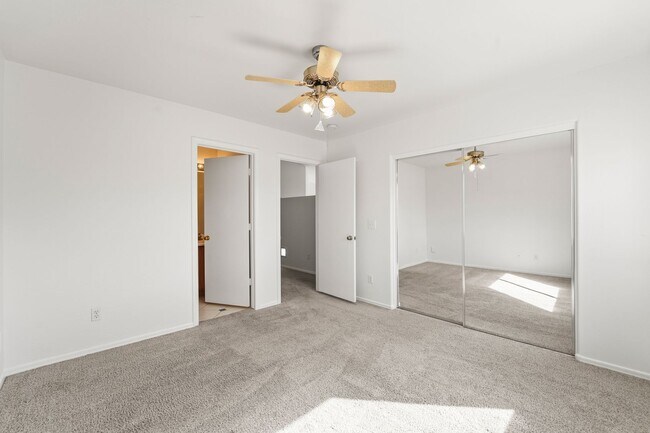 Building Photo - Prime Surprise Location | 3 Bed, Low-Maintenance Yard + Amenities