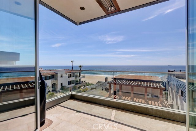 Building Photo - 3208 Ocean Dr