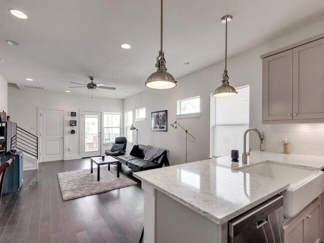 Building Photo - 1109 Euphoria Bend