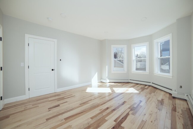 Building Photo - 10 Duffley Ct