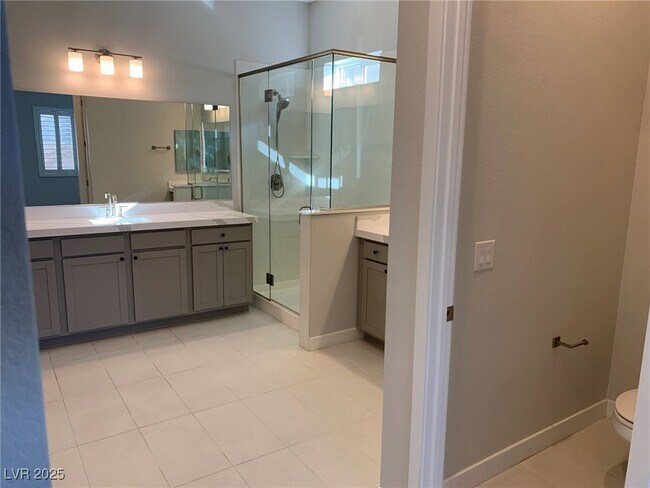 Building Photo - 819 Silverton Spgs St