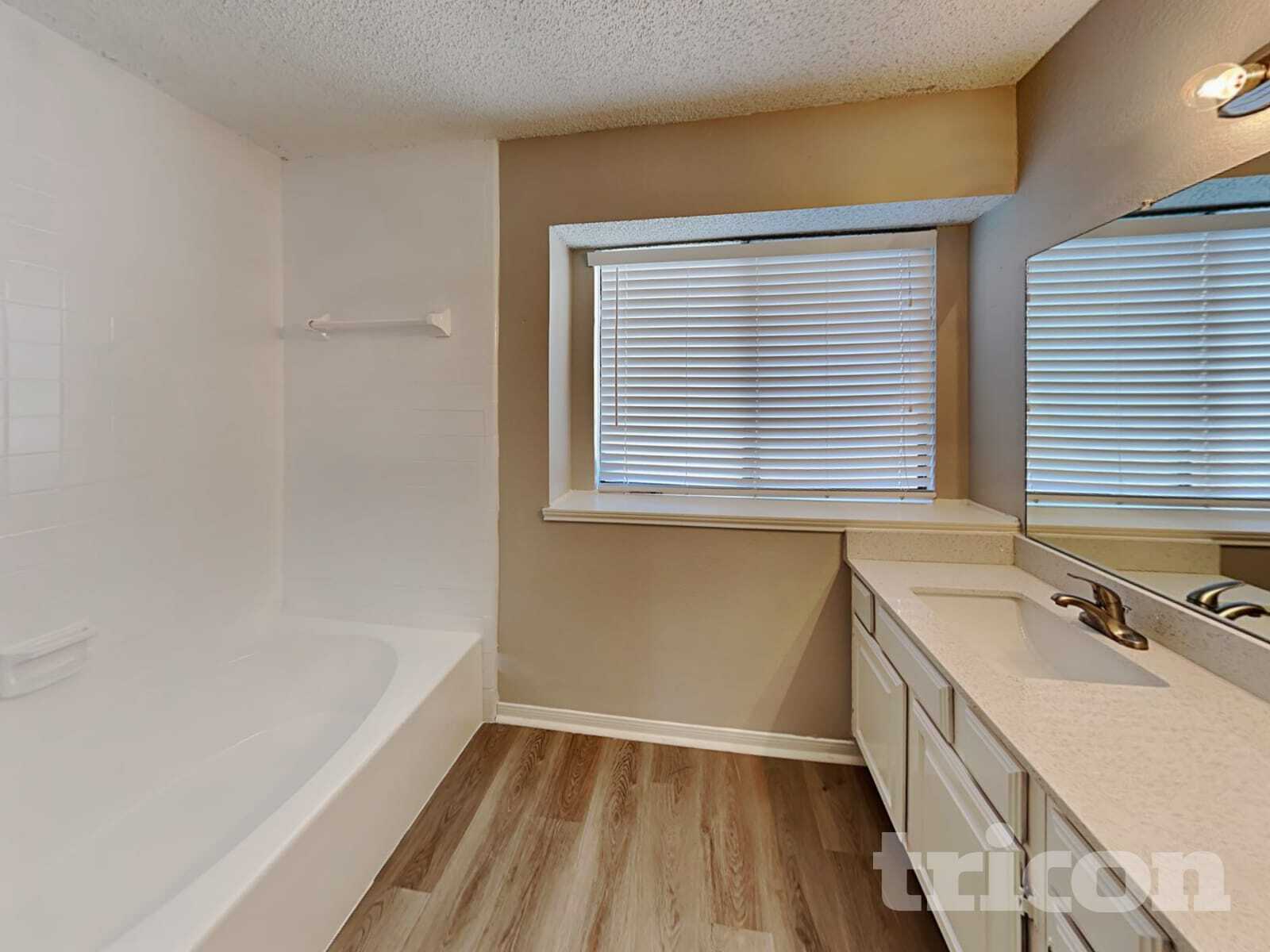 Building Photo - 2758 Briar Hill Dr