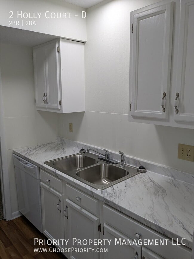 Building Photo - 2 Holly Ct