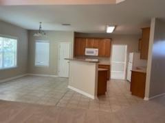Building Photo - 3852 Roxfield Dr NE