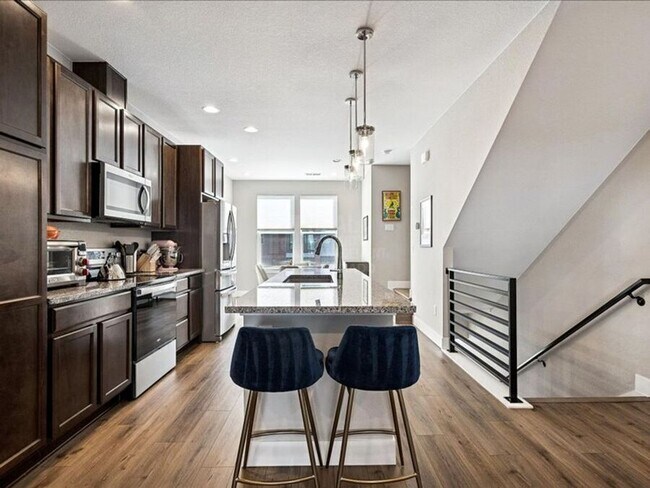 Building Photo - 3073 W Bates Ave