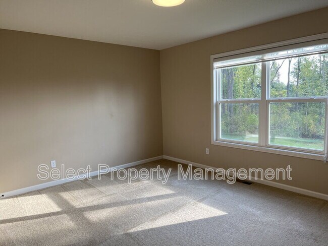 Building Photo - 12860 Starling Cove