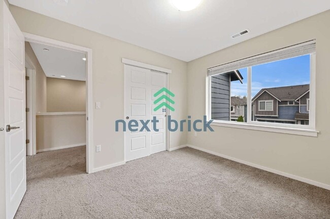 Building Photo - Spacious 3-Bedroom Lynnwood Retreat with 2230 sqft of Comfort!