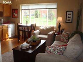 Building Photo - 303 Grandview Ct