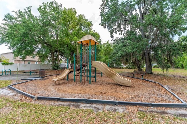 Building Photo - 502 Woodland Creek Blvd