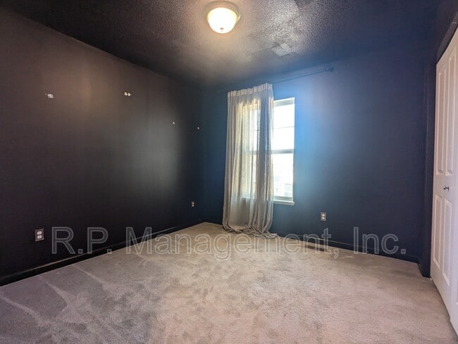 Building Photo - 2281 Polar Wy