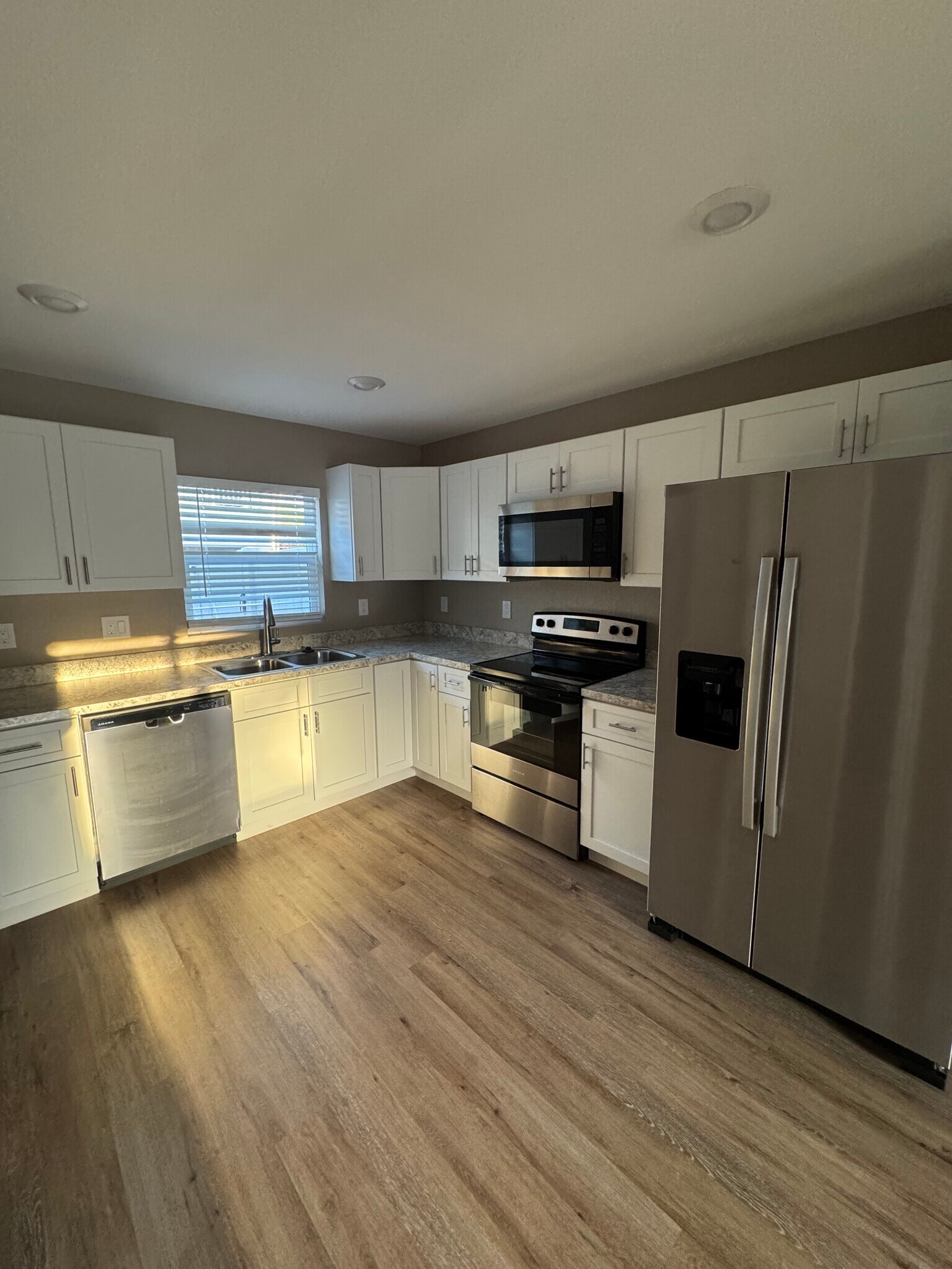 Building Photo - 1149 Sycamore St