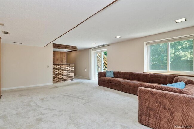 Building Photo - 10725 E Maplewood Dr