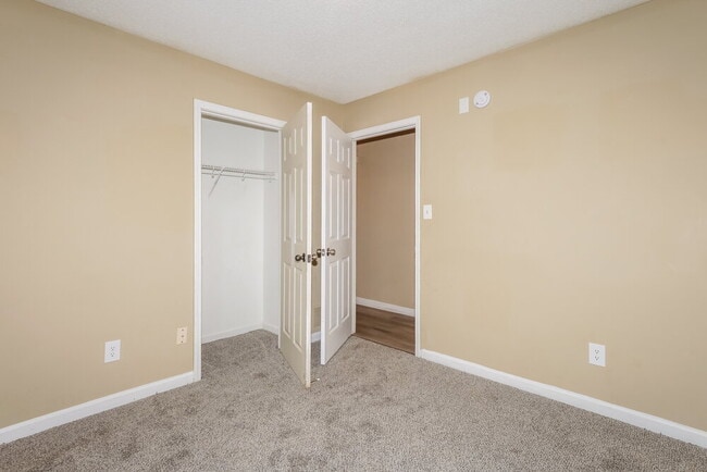 Building Photo - 8929 Bent Grass Loop E