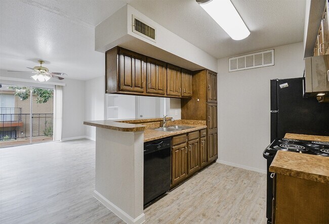 Building Photo - 12955 Woodforest Blvd