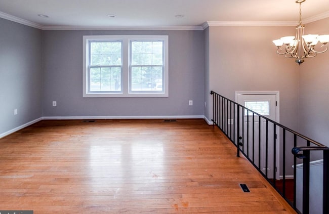Building Photo - 3704 Oaklawn Rd