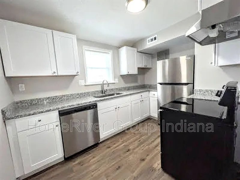 Building Photo - 226 Clay St