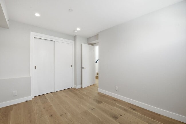 Building Photo - 1498 9th Ave