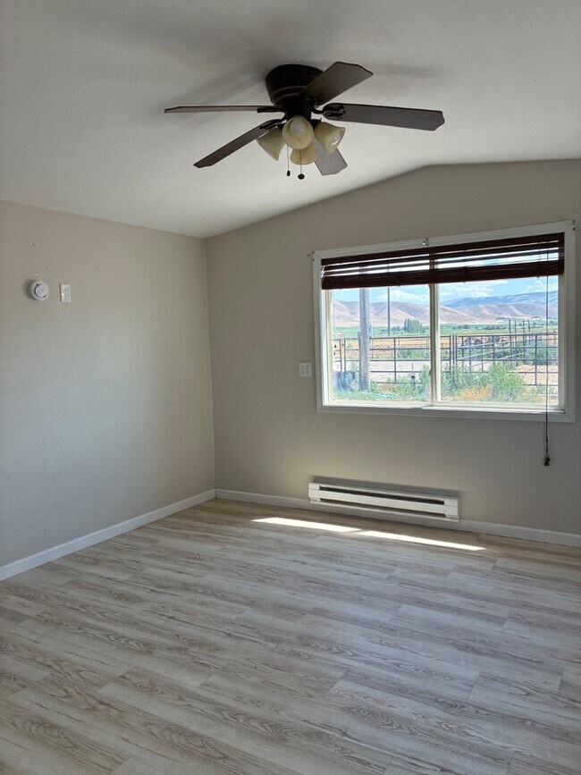 Building Photo - 167 ID-77