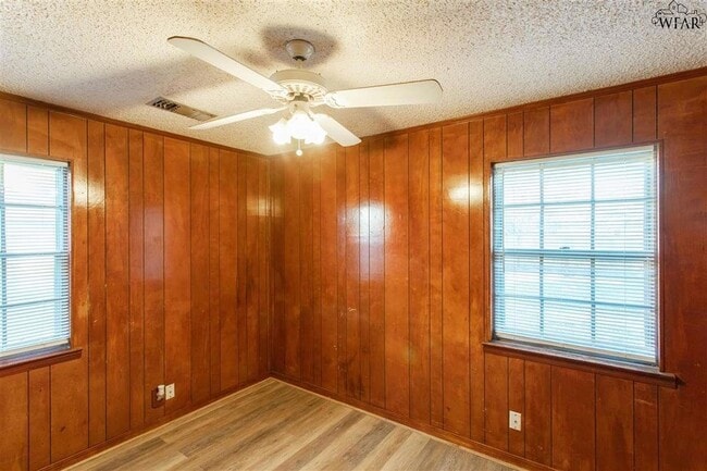 Building Photo - 2939 Moffett Ave