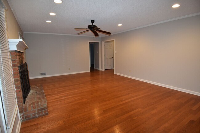 Building Photo - Charming 3-Bedroom Home in Cordova-Comfort & Convenience Await!