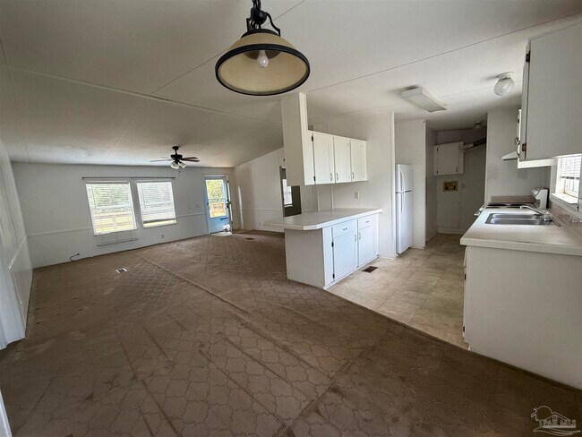 Building Photo - 5541 Sunkist Cir