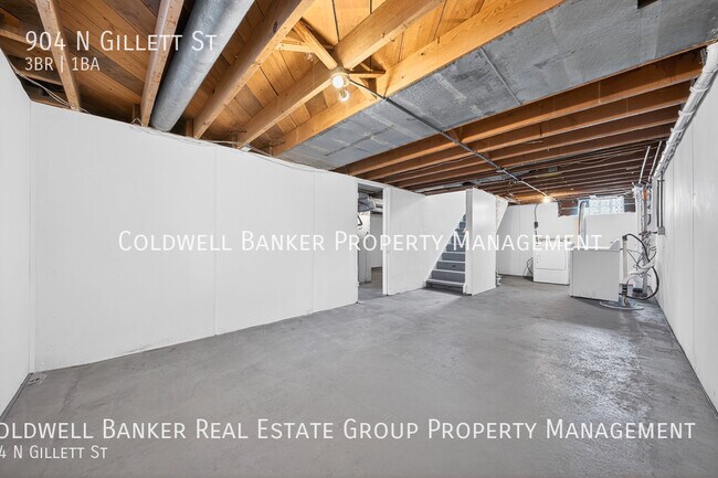 Building Photo - 904 N Gillett St