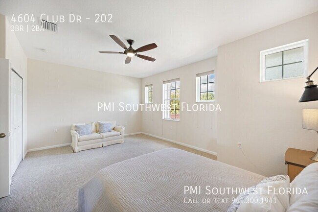 Building Photo - 4604 Club Dr