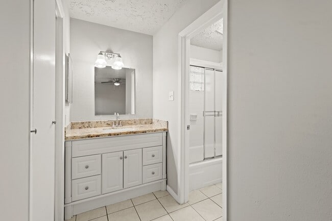 Building Photo - 24030 Silversmith Ln