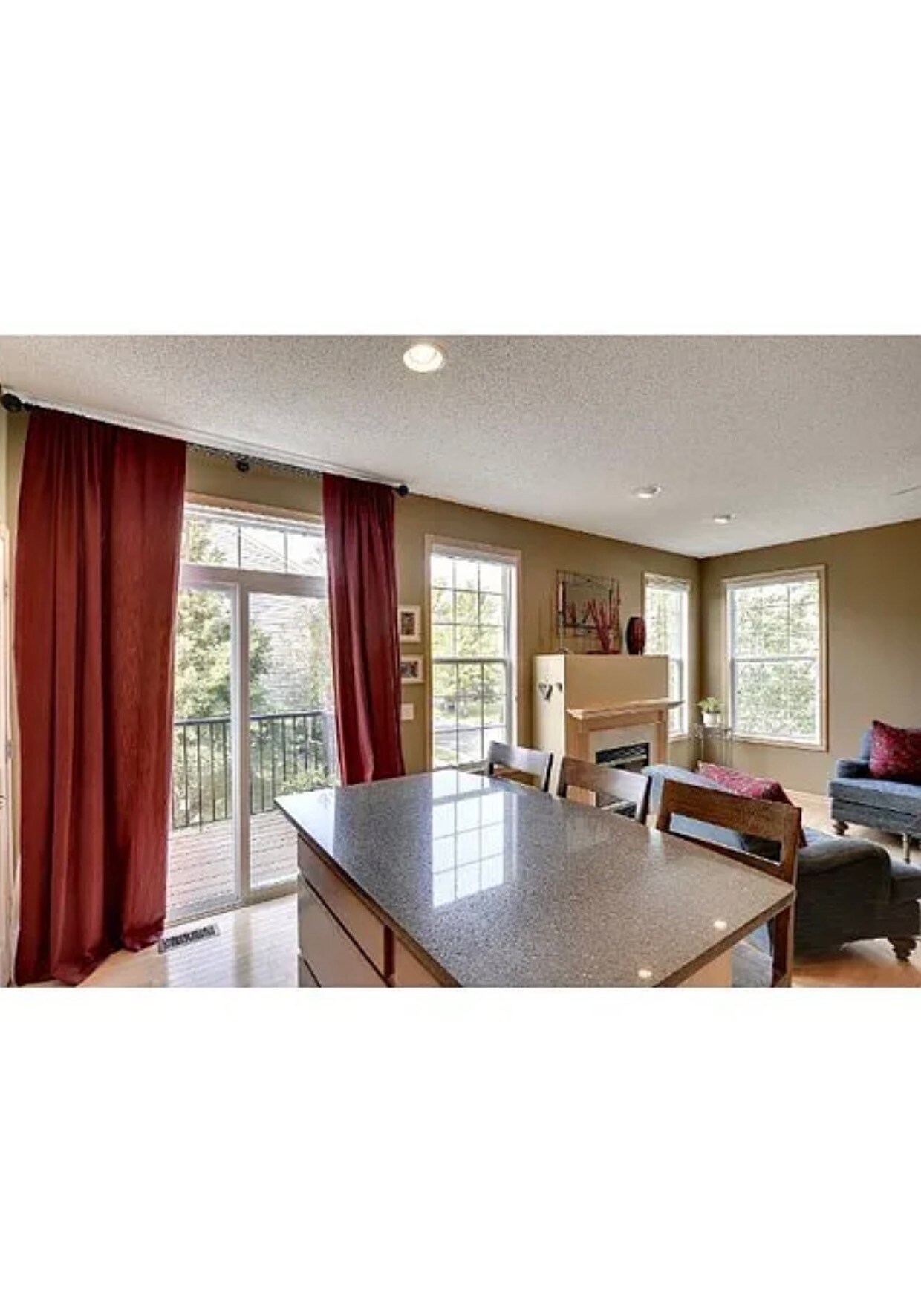 Building Photo - 15524 Lilac Dr