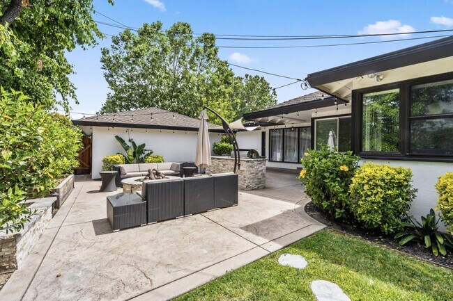 Building Photo - 1344 Camino Ramon