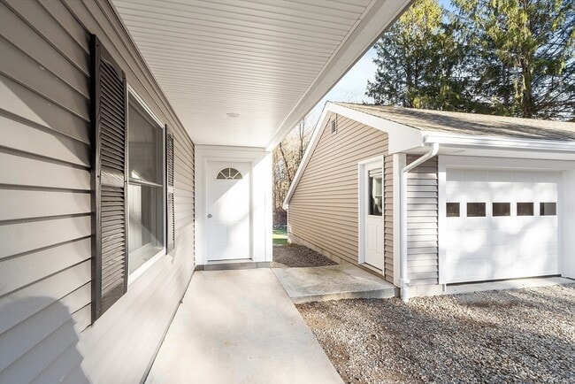 Building Photo - 82 Cedar St