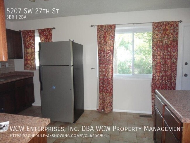 Building Photo - 5207 SW 27th St