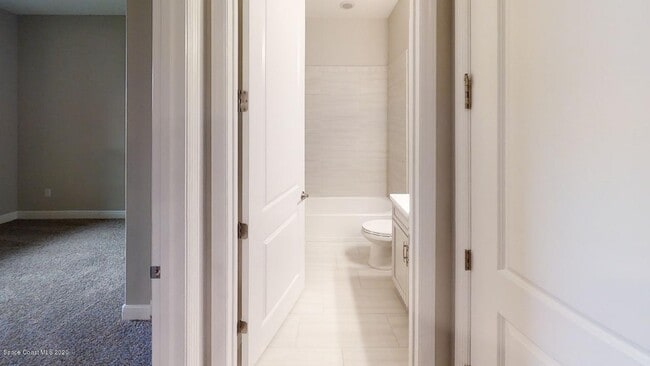 Building Photo - 8273 Loren Cove Dr