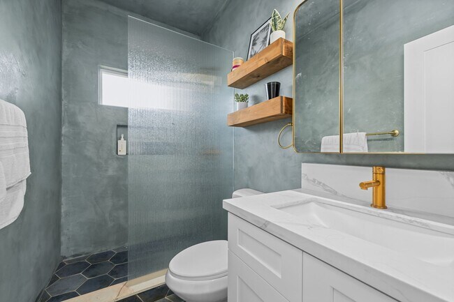 Building Photo - High end finishes!