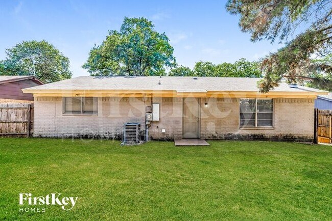 Building Photo - 7557 Folkstone Dr
