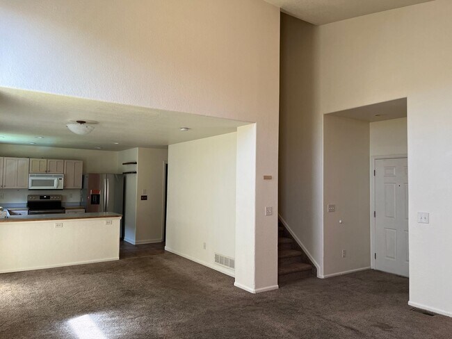 Building Photo - 3 bed 2.5 bath house beside Bear Creek Par...