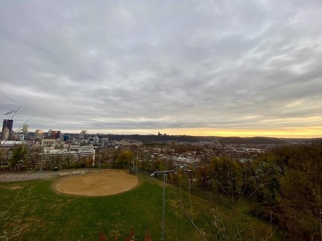 Building Photo - 1614 Myler St