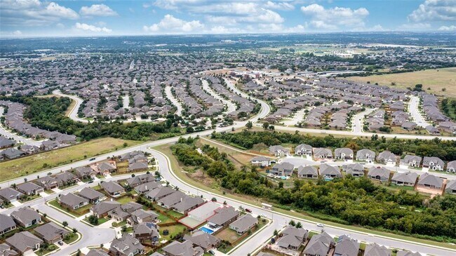 Building Photo - 3043 Hidalgo Loop