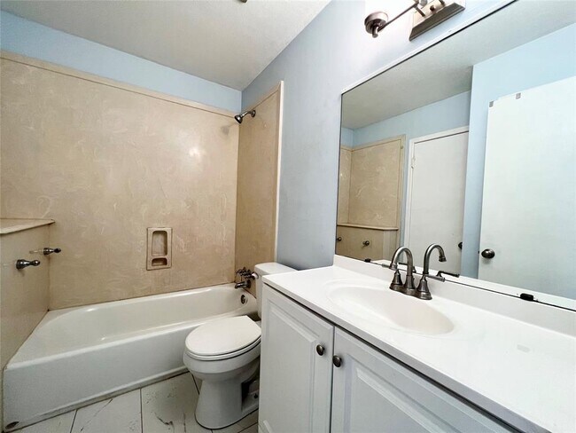 Building Photo - 1300 Eagle Lake Rd