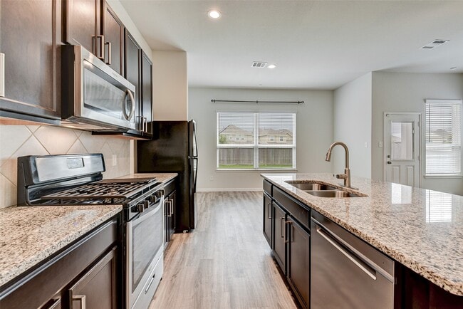 Building Photo - 24810 Lorenzo Glaze Trail