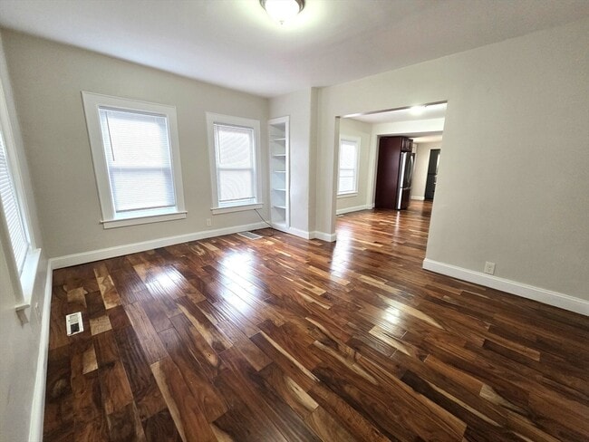 Building Photo - 71 Pratt St