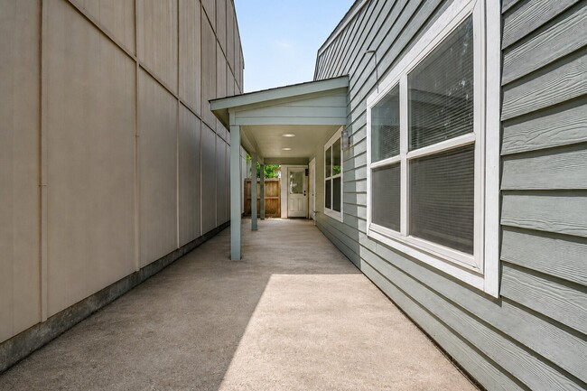 Building Photo - 4530 Stanford Ct