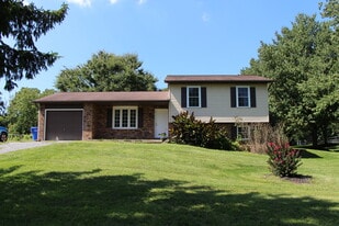 Building Photo - 2462 Camp Rd